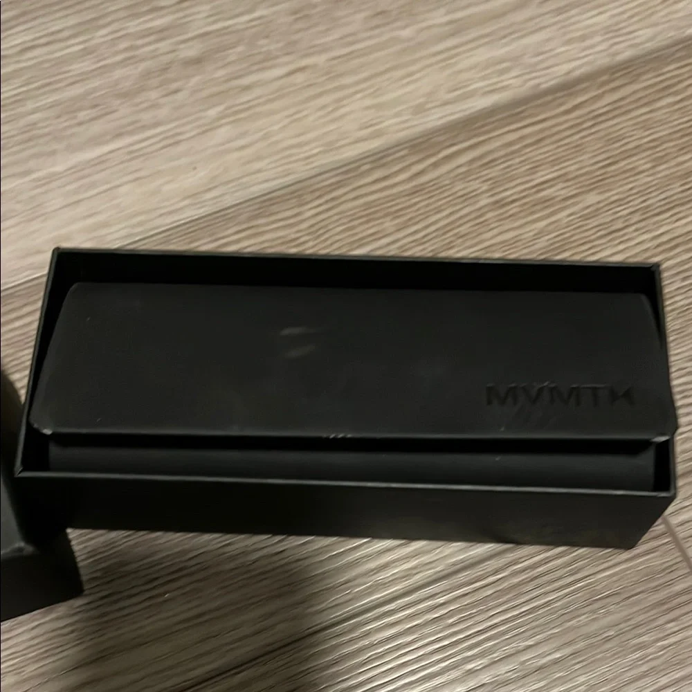 Black Round Sunglasses with Case